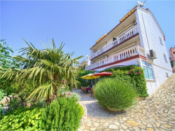 Apartamenty Villa Vesna - Family house apartments Crikvenica