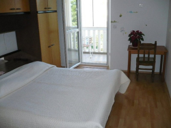 Apartamenty Pansion Krivic Kaštel Gomilica