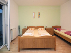 Apartamenty Pansion Krivic Kaštel Gomilica