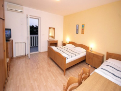 Apartamenty Pansion Krivic Kaštel Gomilica