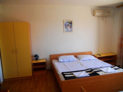 Apartamenty DADO Starigrad (Paklenica)