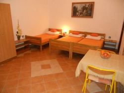 Apartamenty DADO Starigrad (Paklenica)