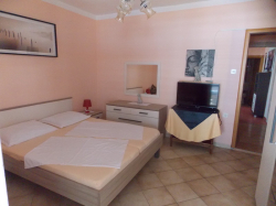 Apartments Vivien Kustici (Island Pag)