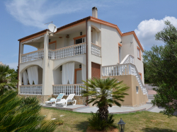 Apartments   Villa  Carrington Novalja (Island Pag)