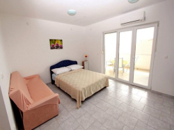 Apartments Marija Vidalici (Island Pag)